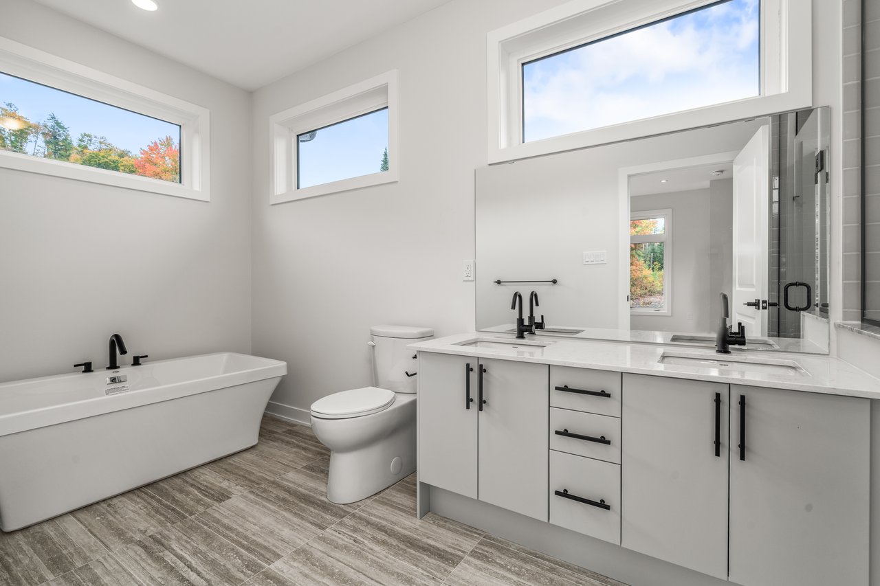 49 - 1053 GREENSVIEW DRIVE