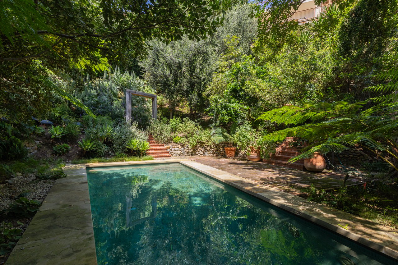 6964 Los Tilos Rd, Hollywood Hills
