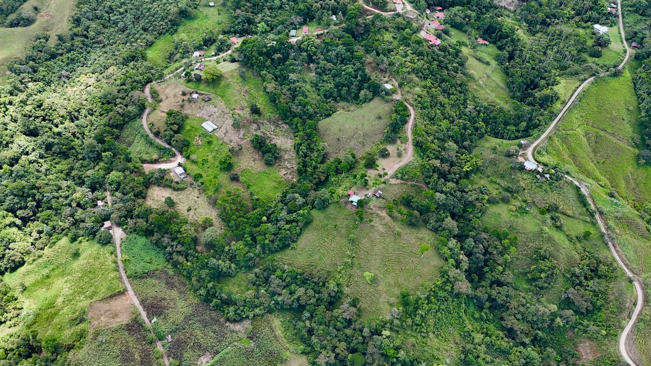 Spring, Waterfalls and more!  Farm in San Vito Limoncito!