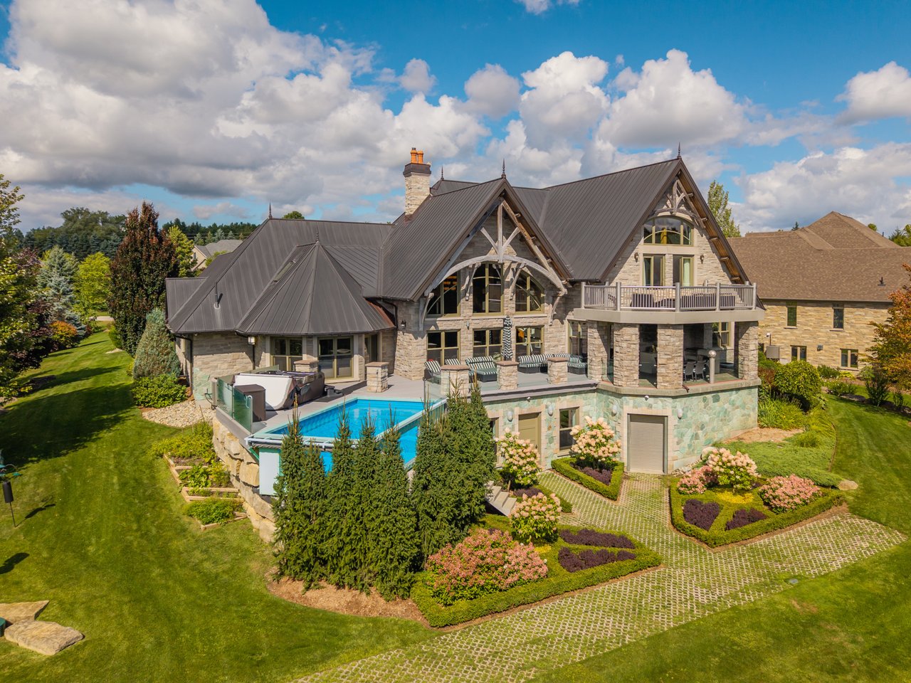 One-Of-A-Kind Residence 