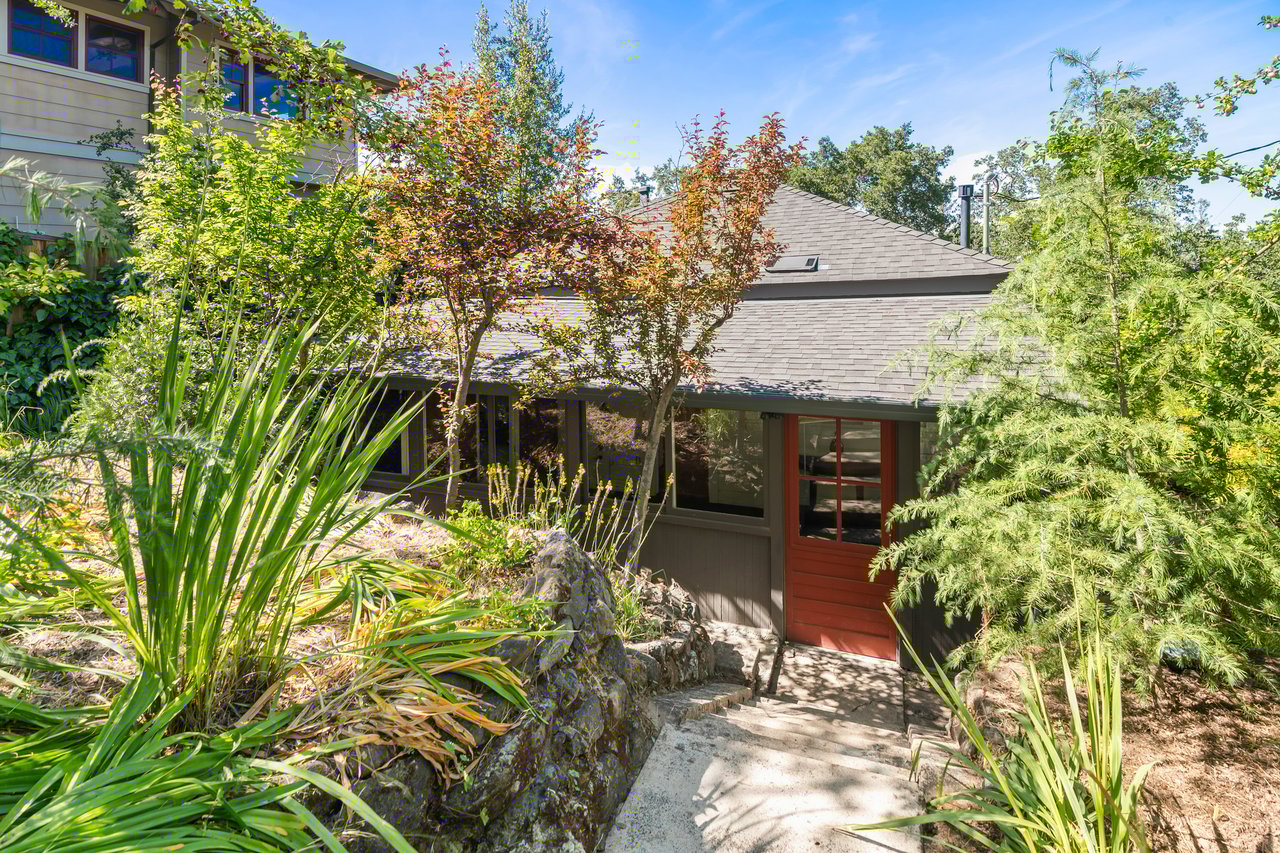 25 Grove ST