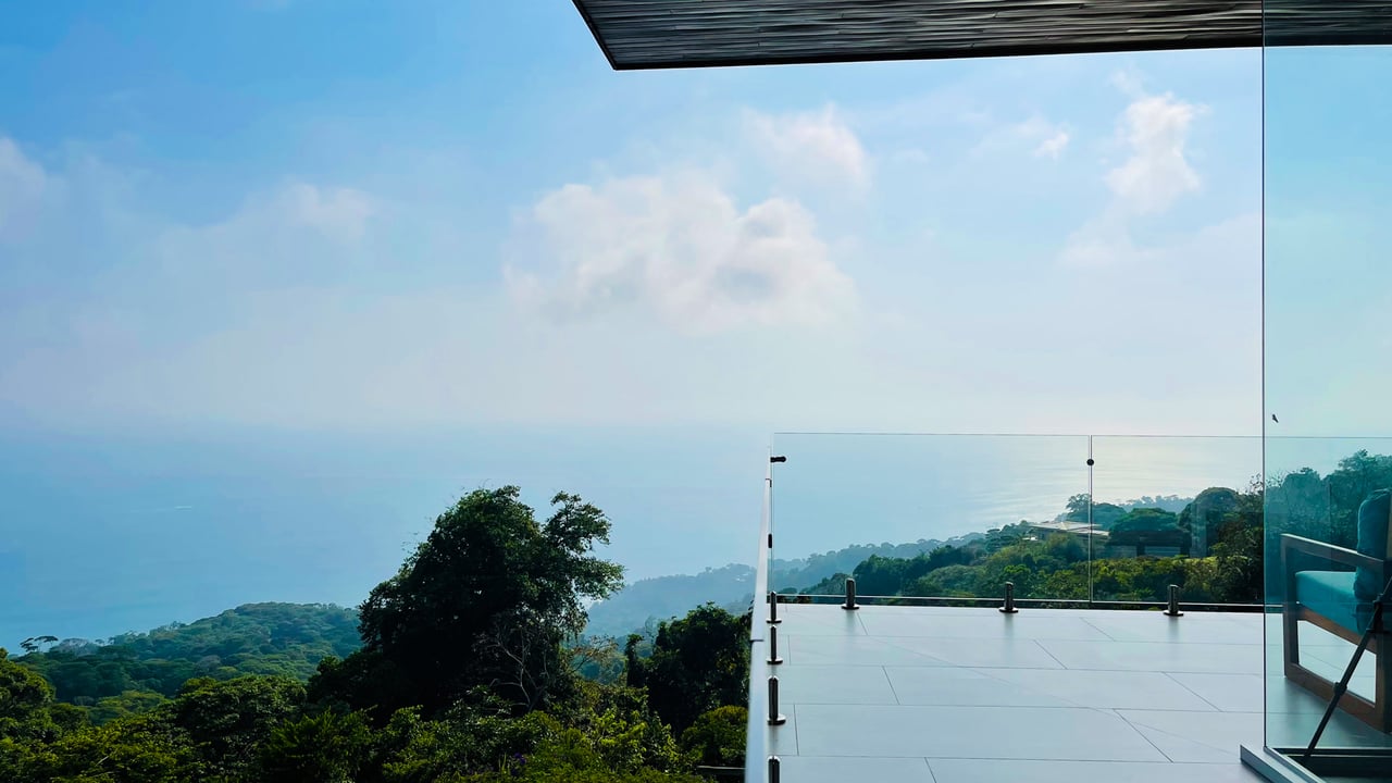 Modern House with Ocean view in Costa Verde Estates