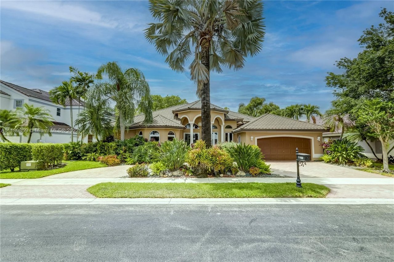 1102 SW 156th Ter