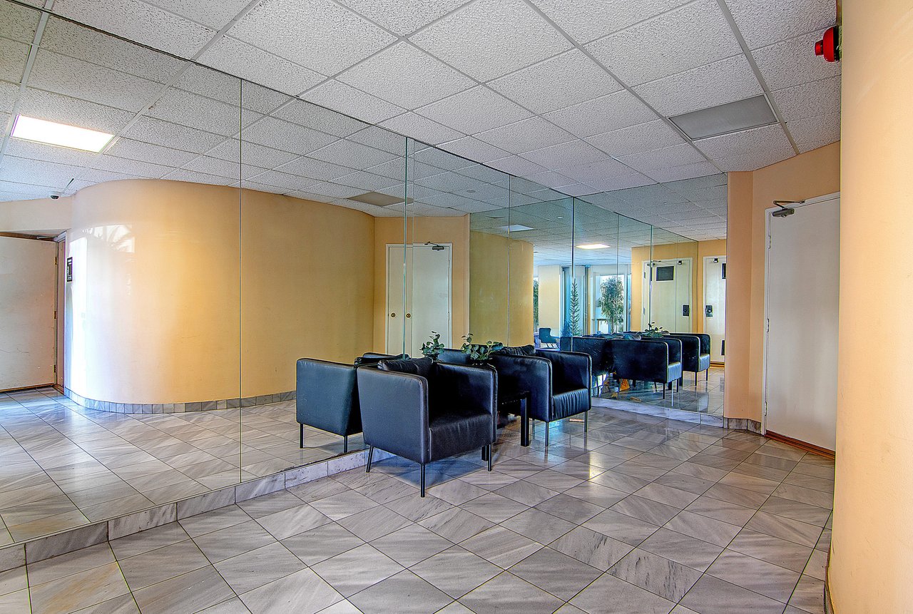 916 S. Shenandoah St. # 1