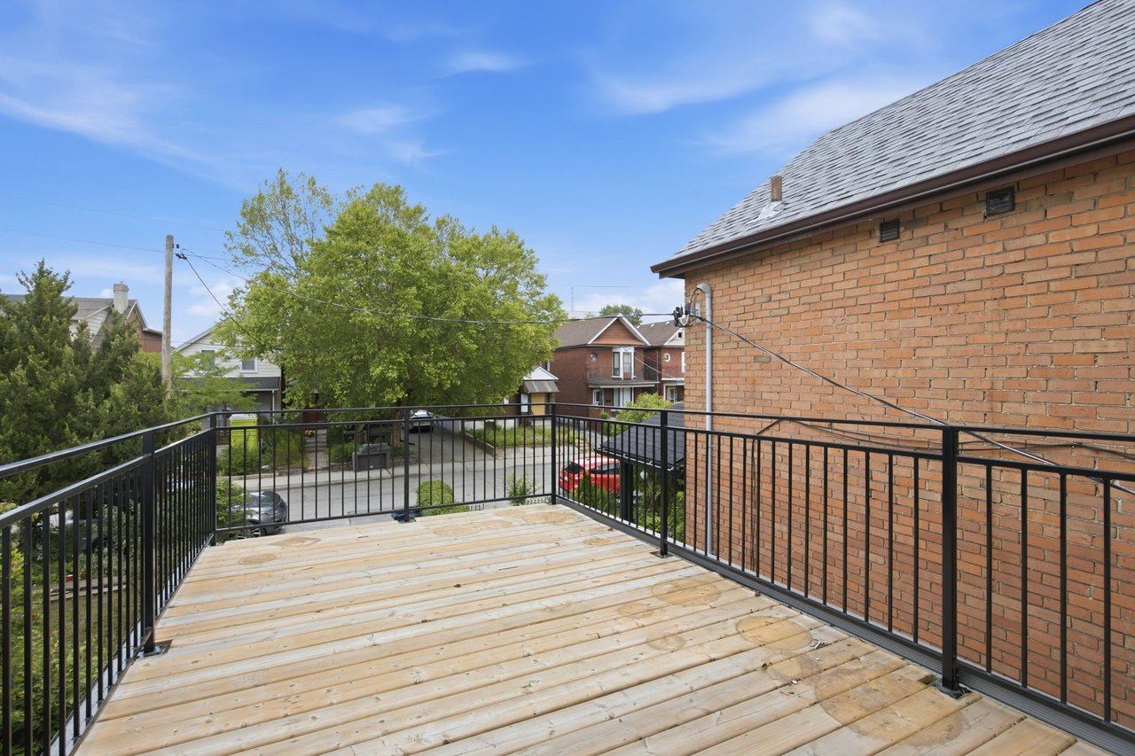676 Beresford Ave, Upper