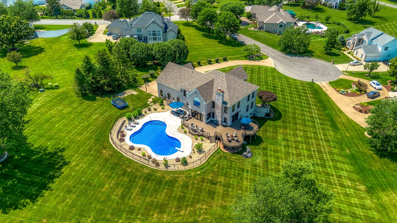 32 Rathfarnum Lane
