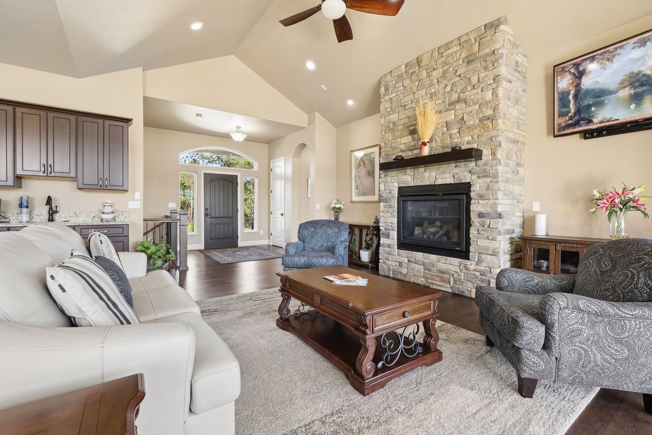 14894 Snowy Pine Point