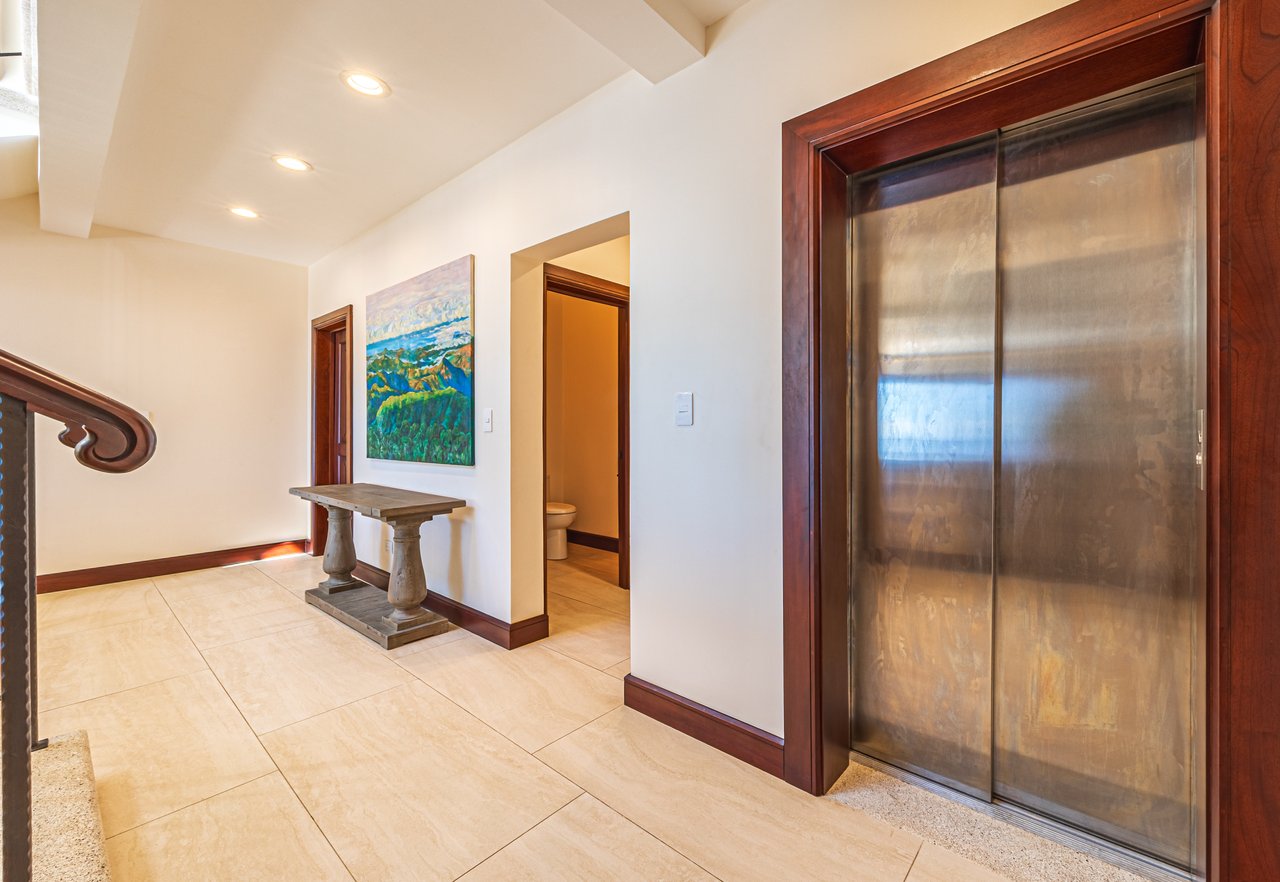 Nido Escondido, Playa Dominical