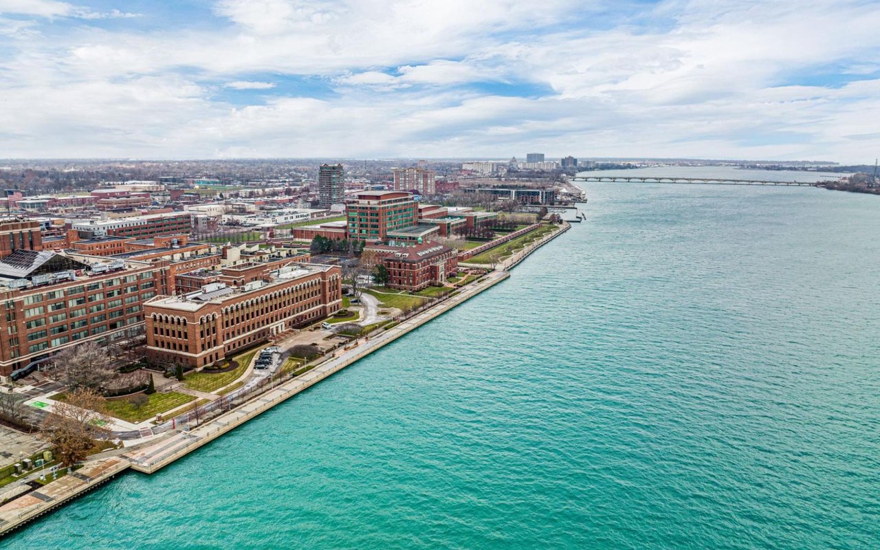 Detroit Waterfront Properties: Living Along the Detroit River