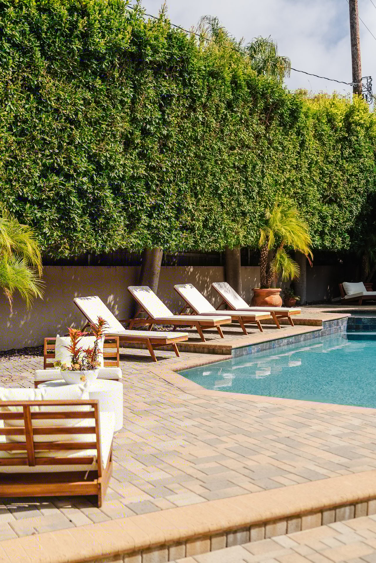 1202 San Vicente Blvd