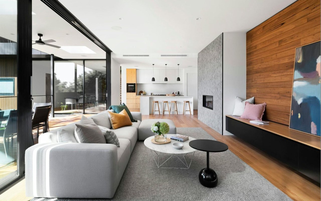 How to Buy a Luxury Home in Paradise Valley cover