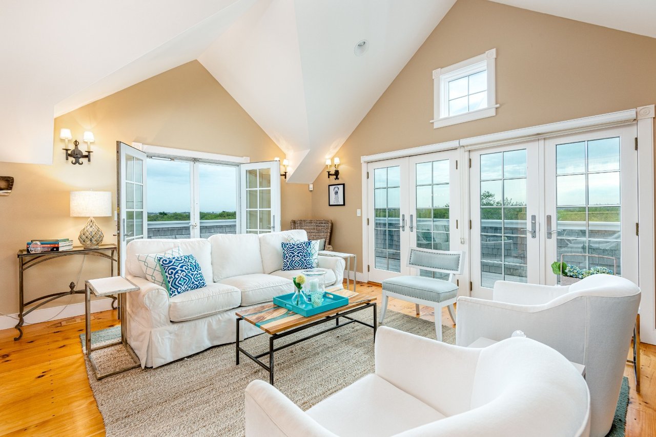 24 Cannonbury Ln