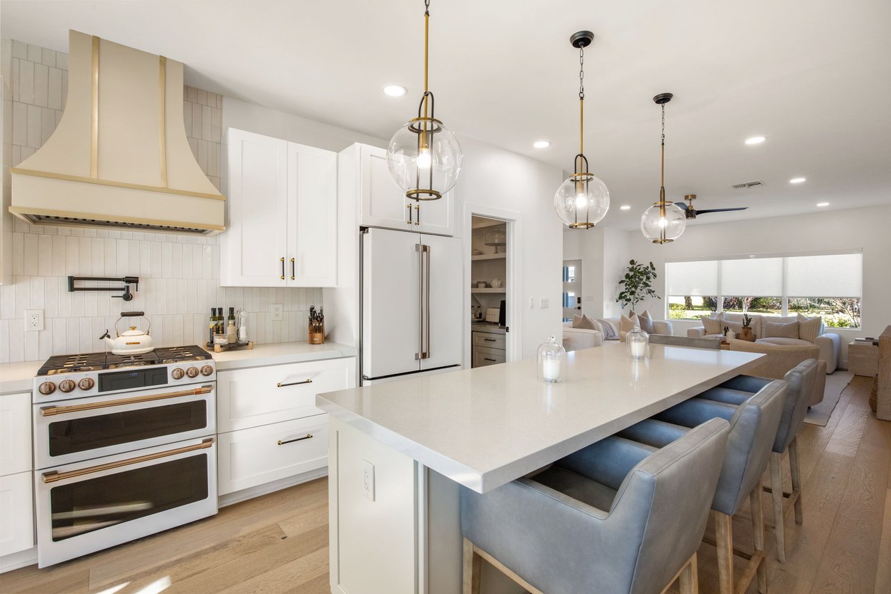 4119 E Indianola Ave