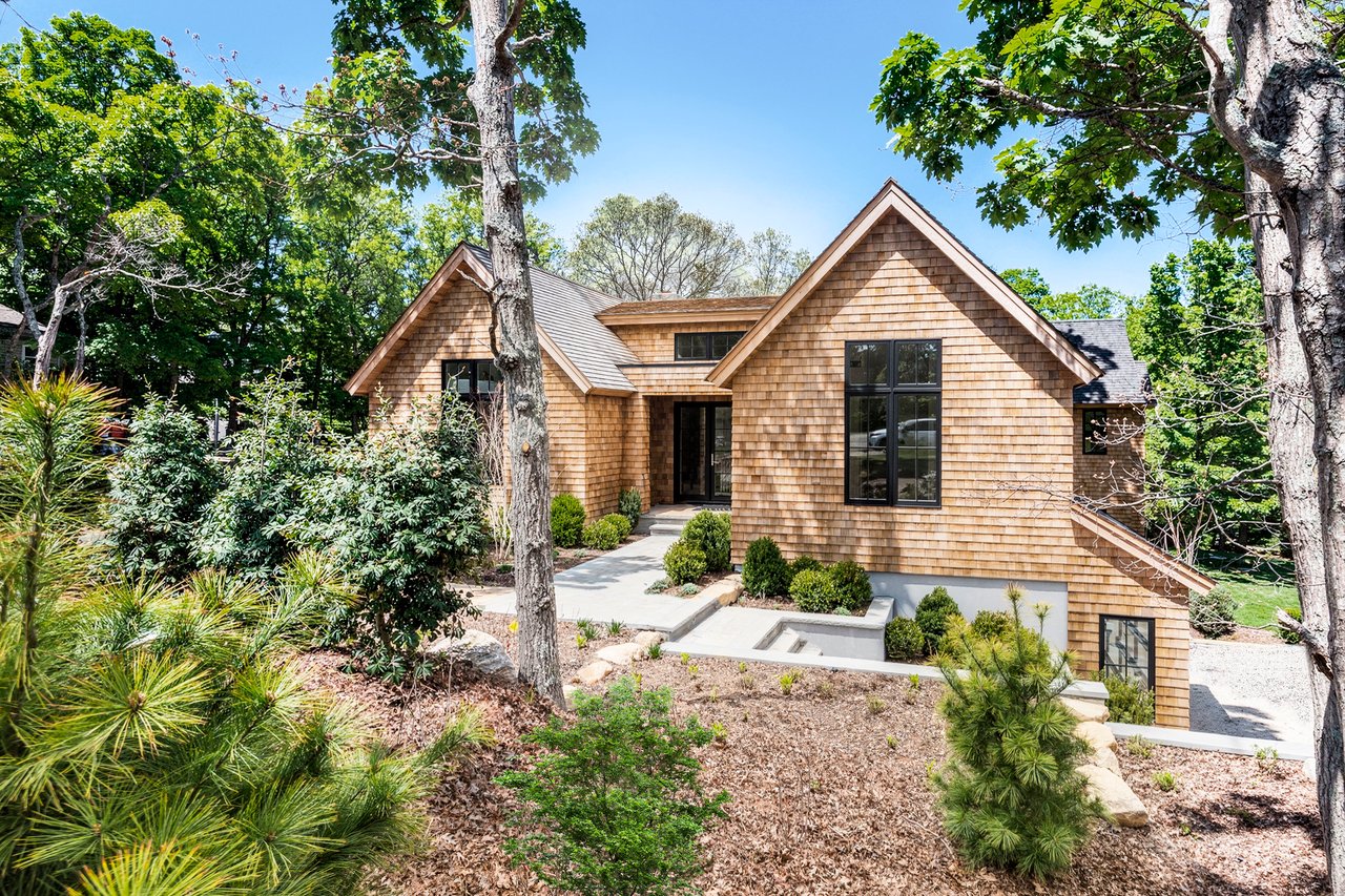 21 Ocean Pkwy, East Hampton