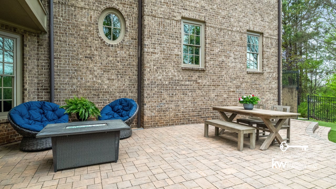 Why Summer Is One of the Best Times to Sell a Luxury Home in North Atlanta