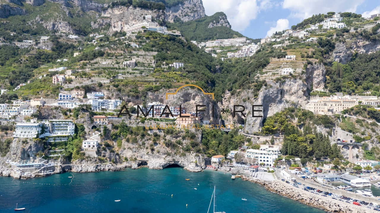 Amalfi Seafront Apartment