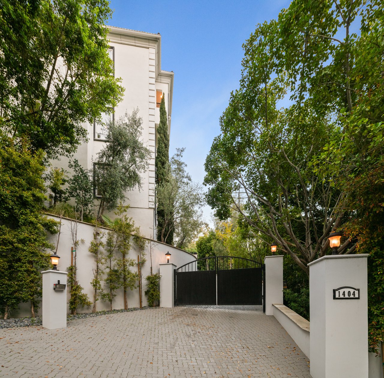 1404 Dawnridge Drive