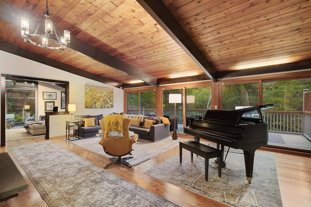 107 Middle Patent Road