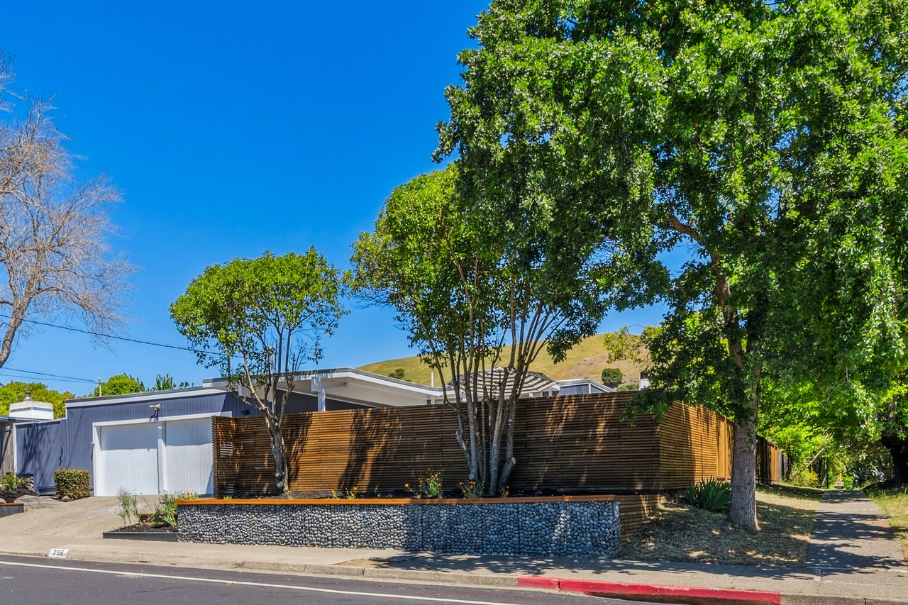 756 Del Ganado Rd