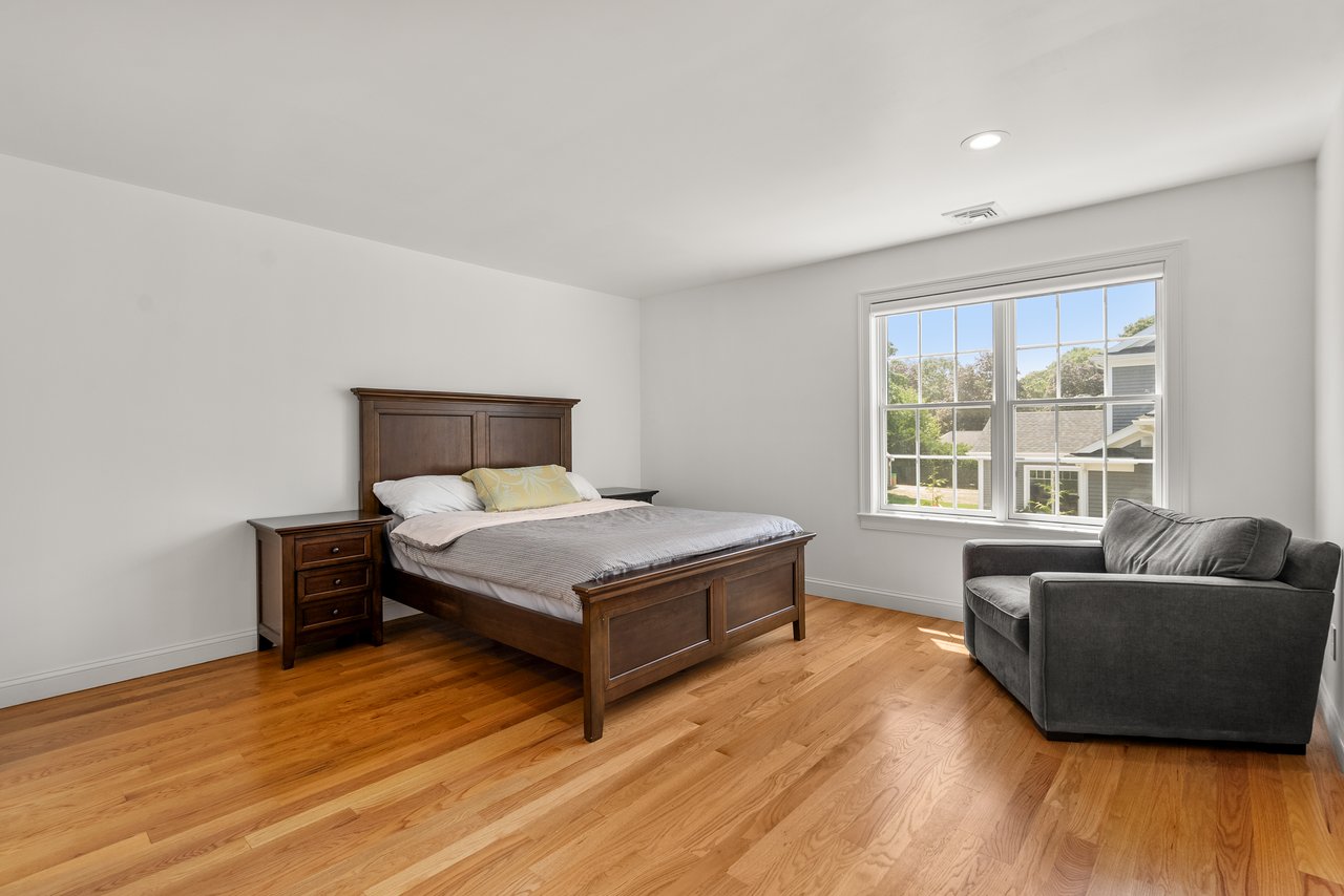 18 Patton Rd, Wellesley