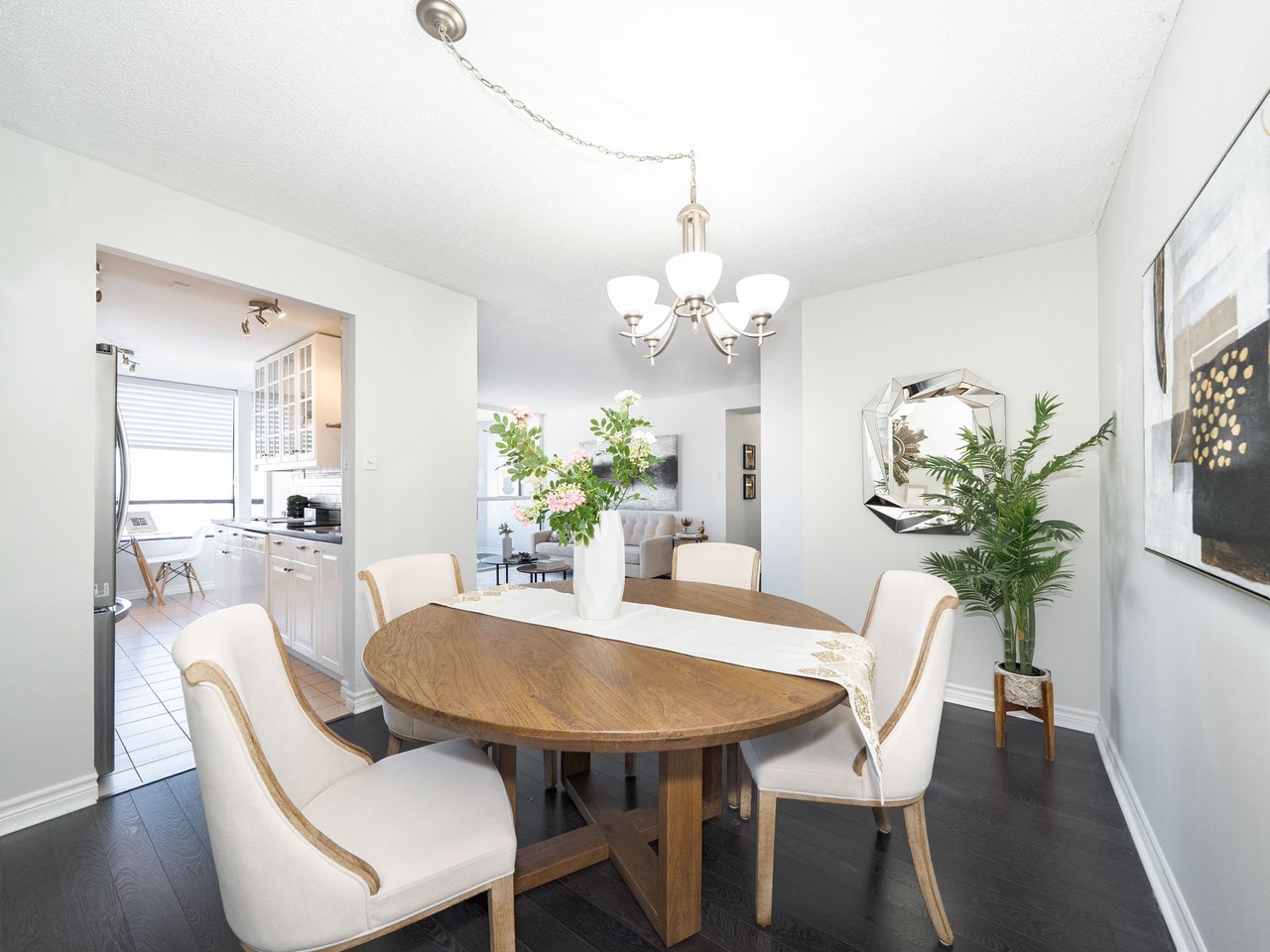 7420 Bathurst Street, 1602