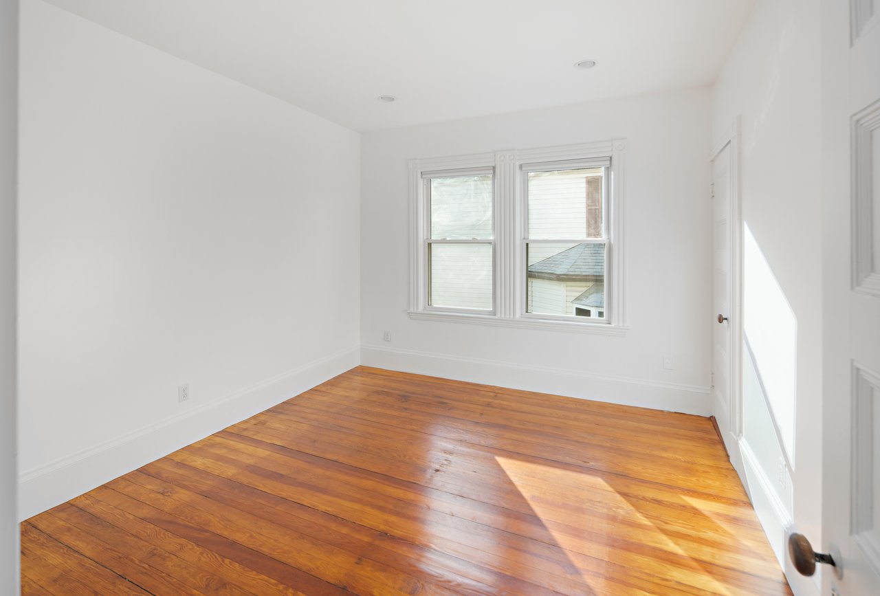 A Captivating Victorian Condo in A Fantastic Neighborhood