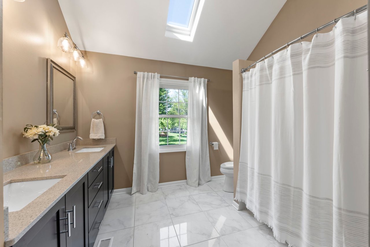 2689 Fox River Ln