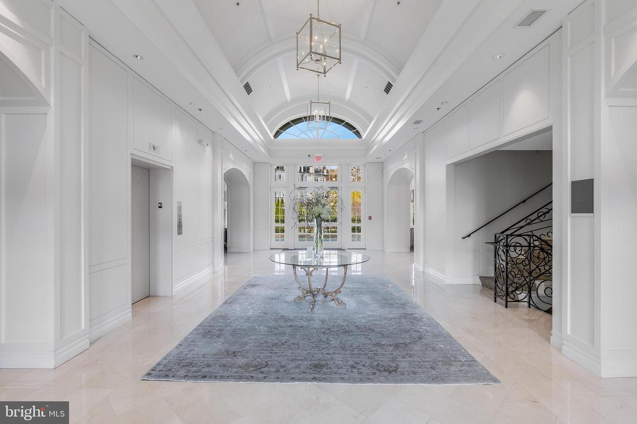 8189 River Rd, Bethesda MD 20817