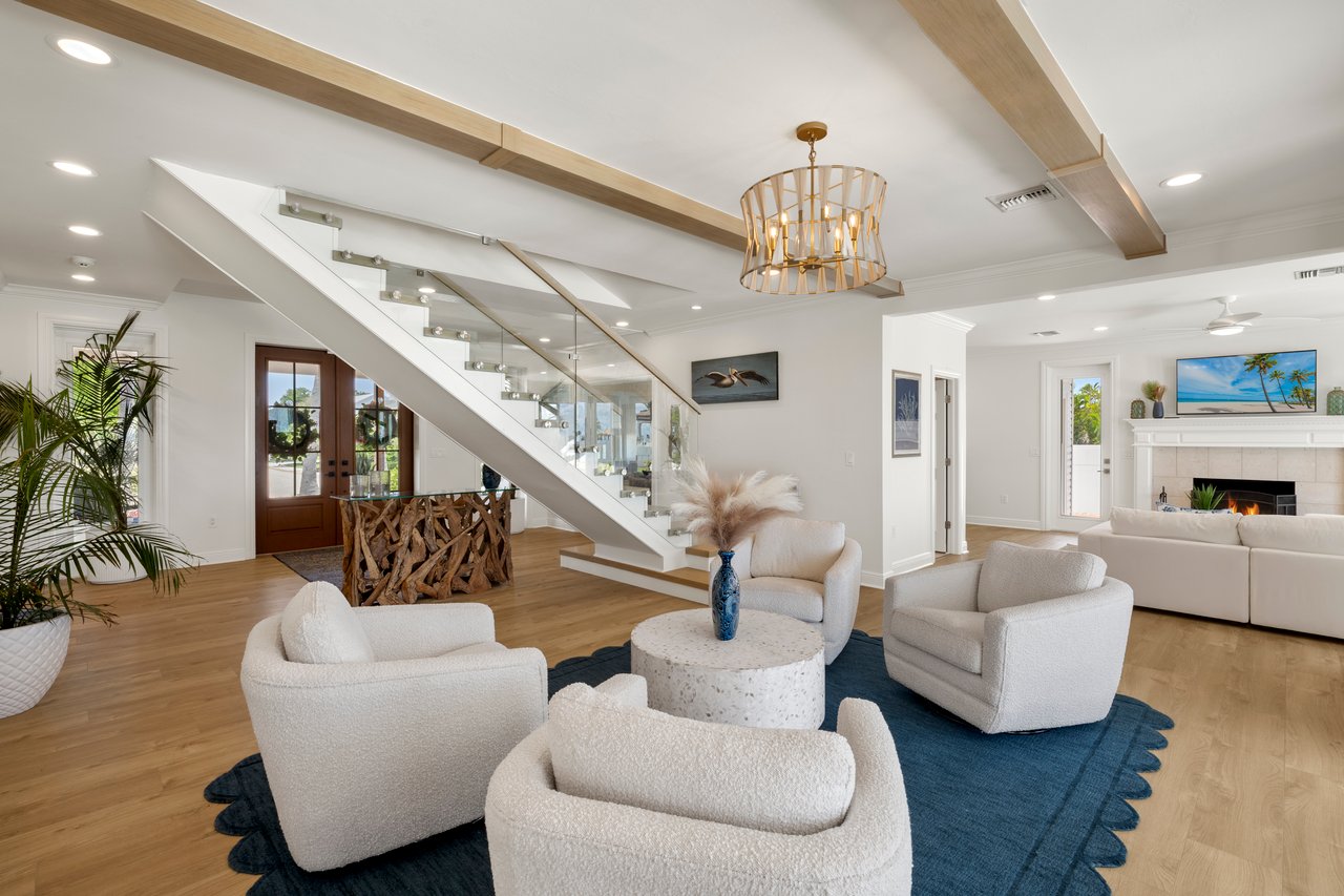 8451 Casa Del Rio LN