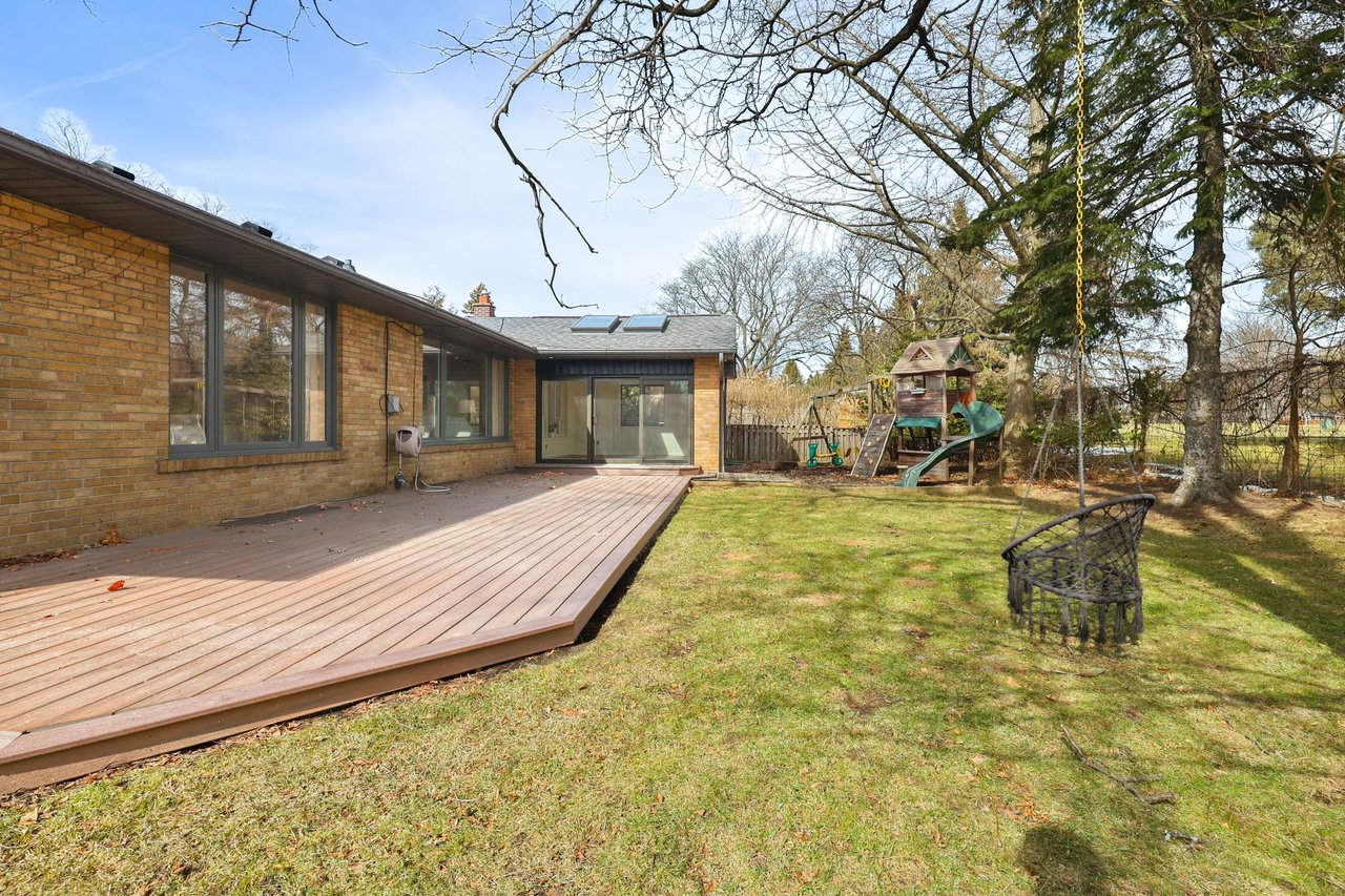 1439 Larchview Trail