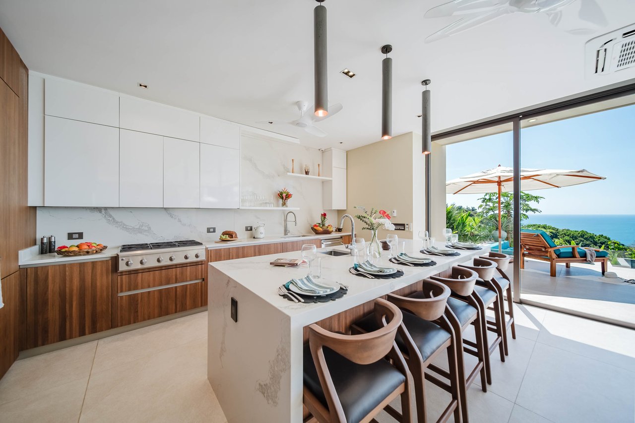 Casa Nola, Luxury Villa in Gated Community La Reserva