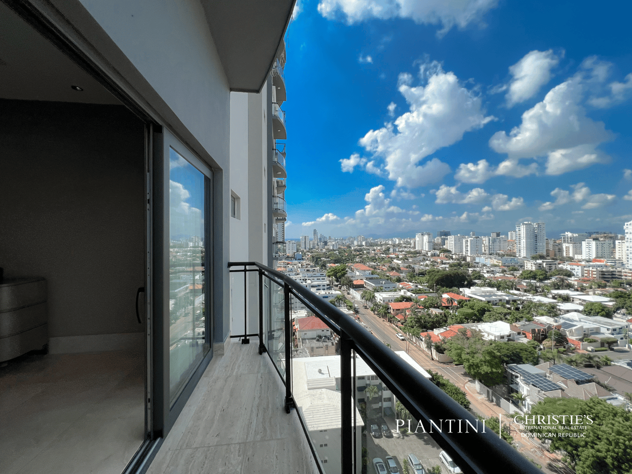 Modern Luxe, Santo Domingo