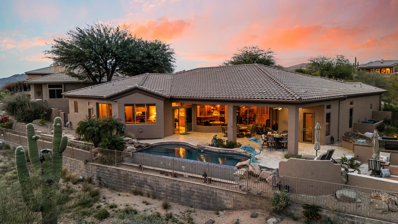 9657 E PEREGRINE Place