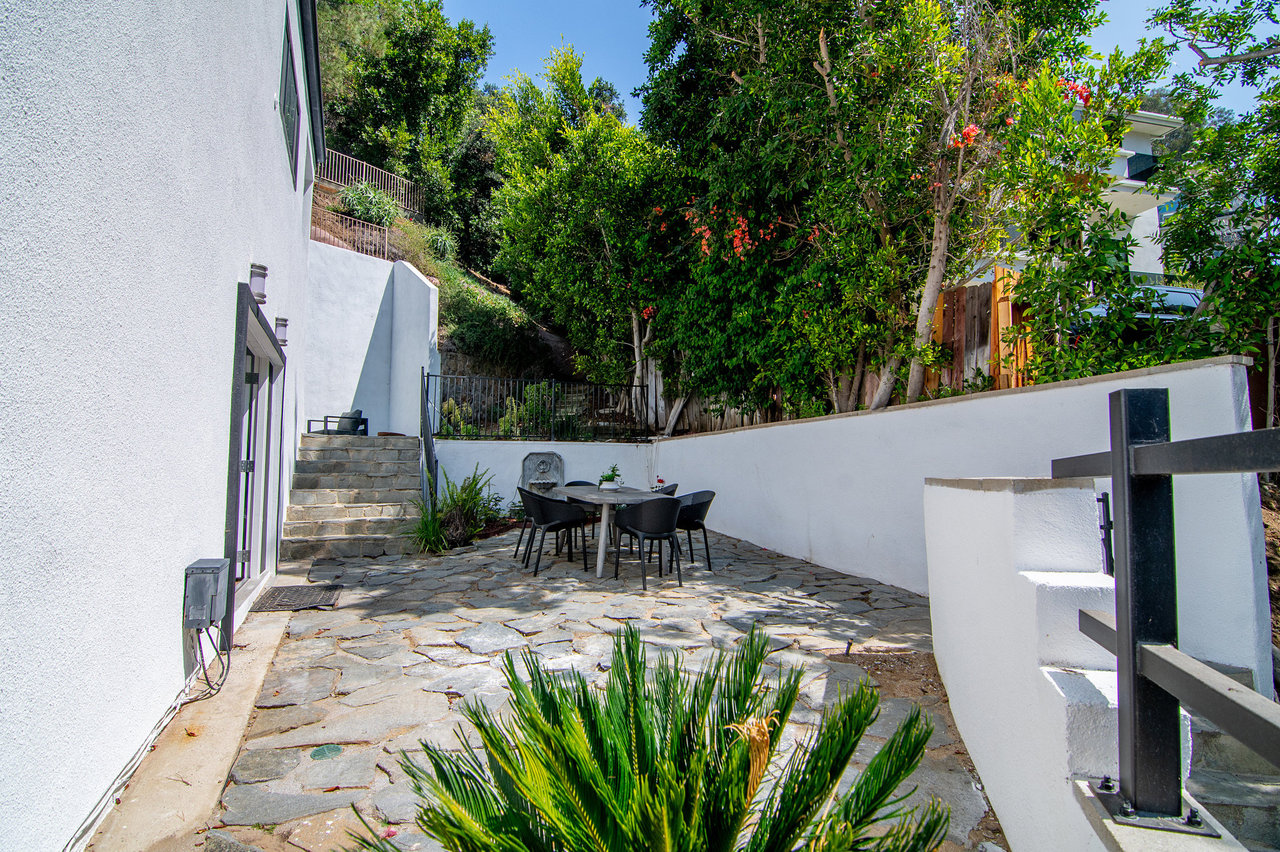8155 Willow Glen Rd.