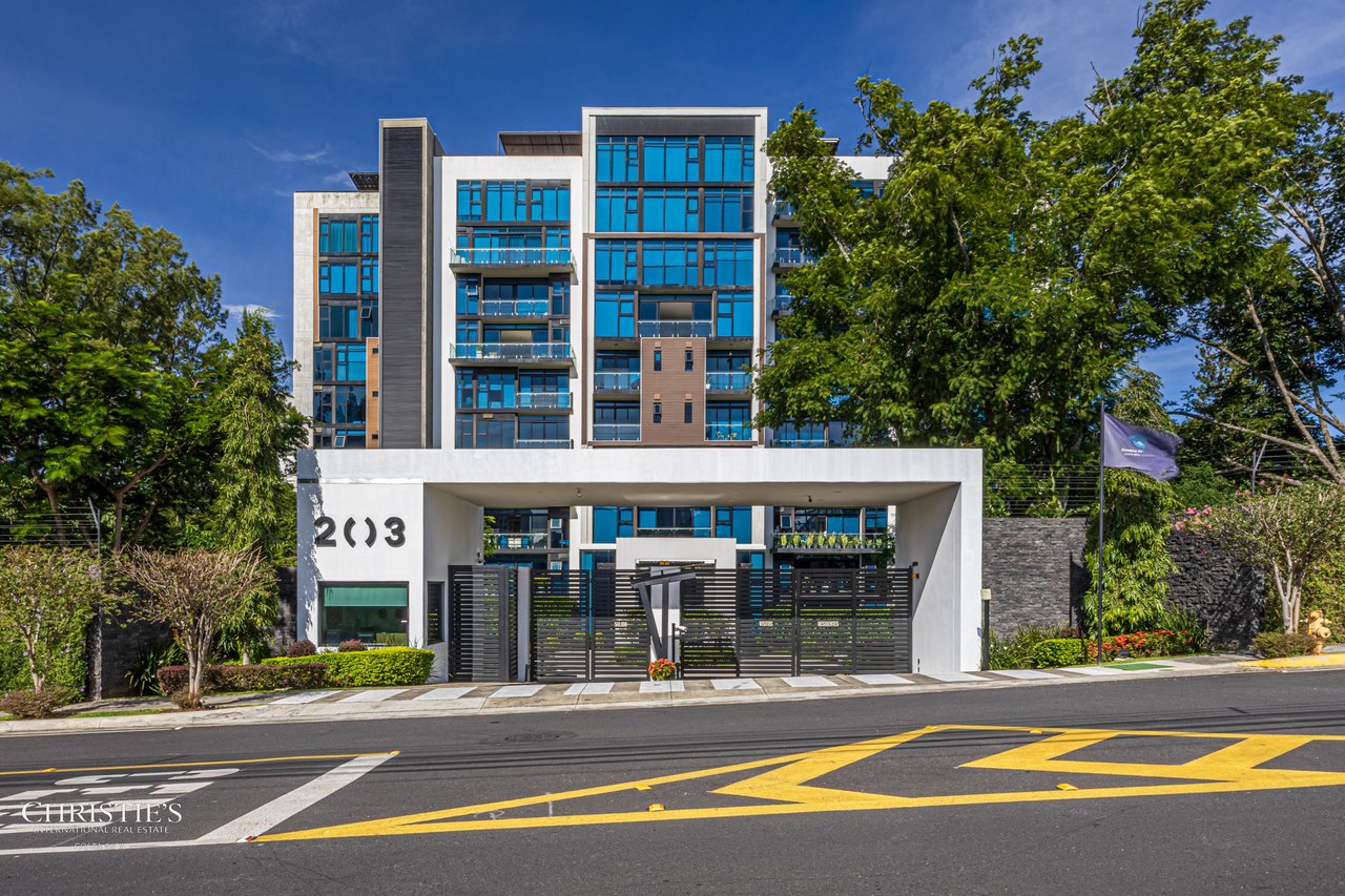 Luxurious Four-Bedroom Condo in the Hills of Escazú   