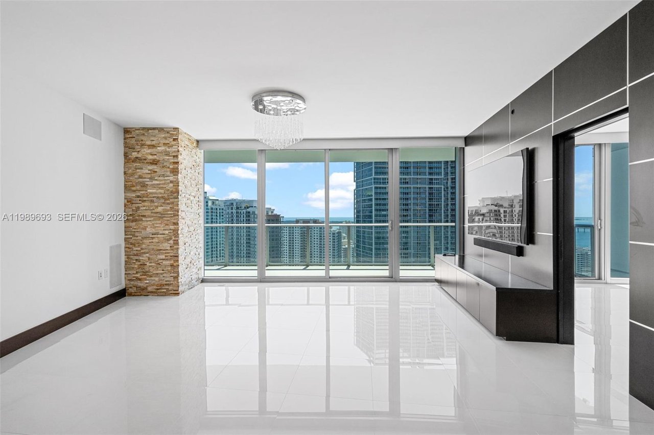 200-biscayne-blvd-way-3707-miami-condo-for-sale