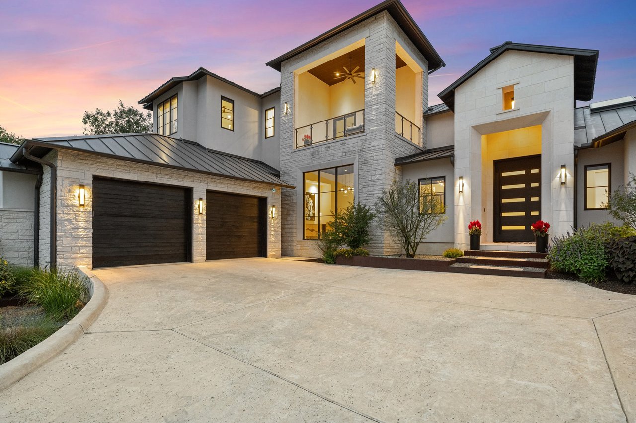 One of a Kind Custom in River Place