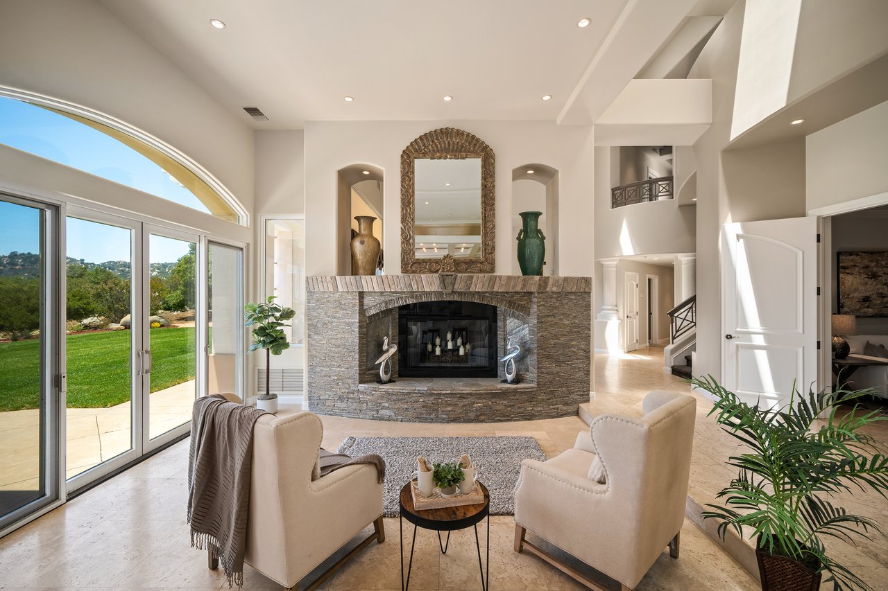 41555 Avenida Conchita
