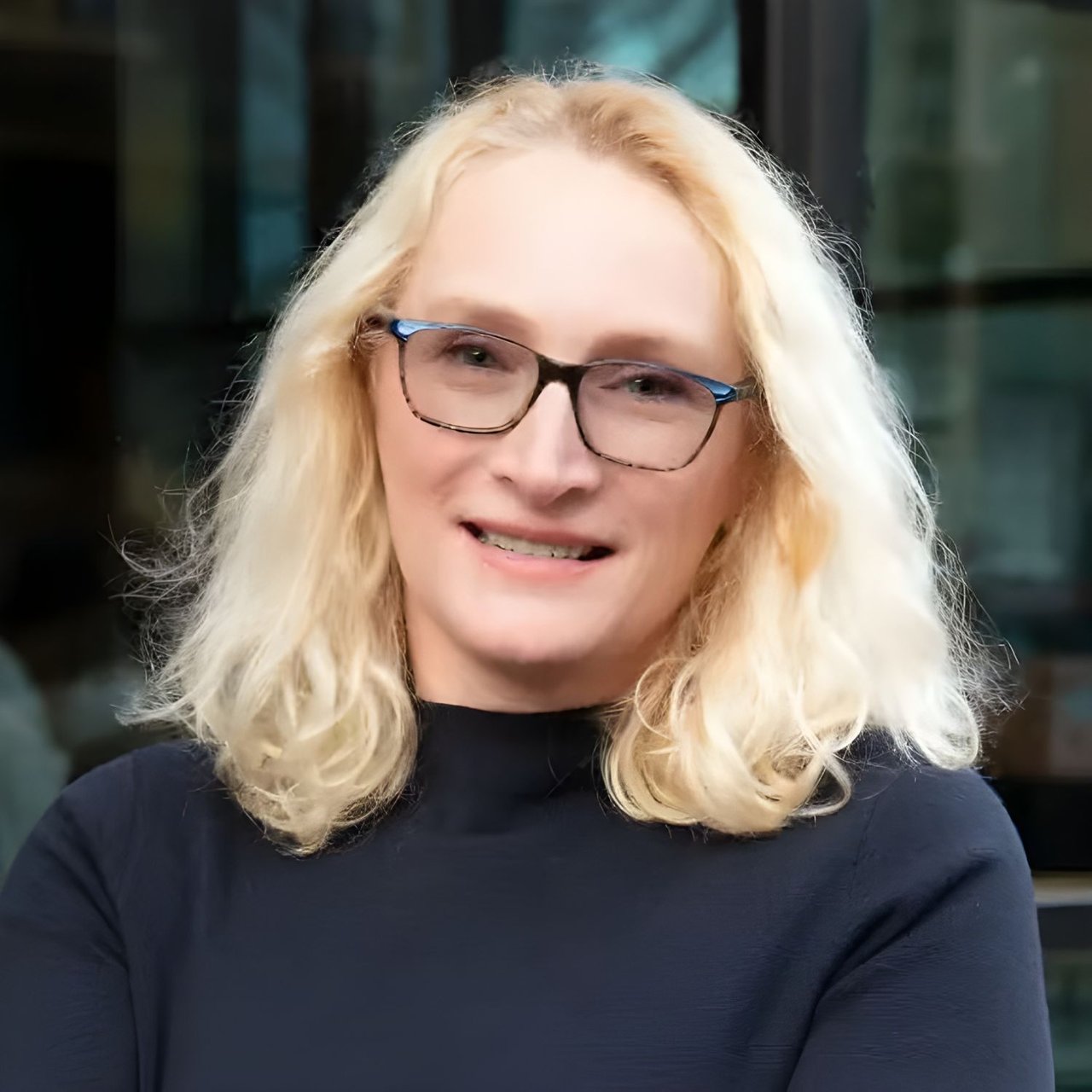 Simone Velvel Kensington, MA Real Estate Agent Headshot