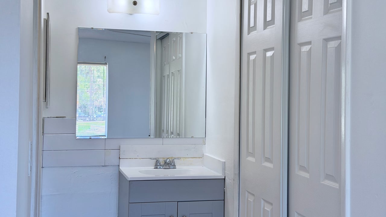 Spacious Ground-Floor Apartment for Lease in Winter Springs