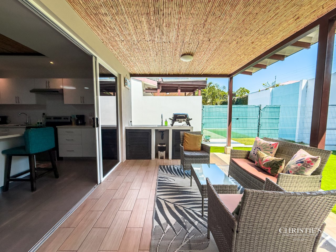 Ciudad del Mar Modern Home - South Jaco Beach 