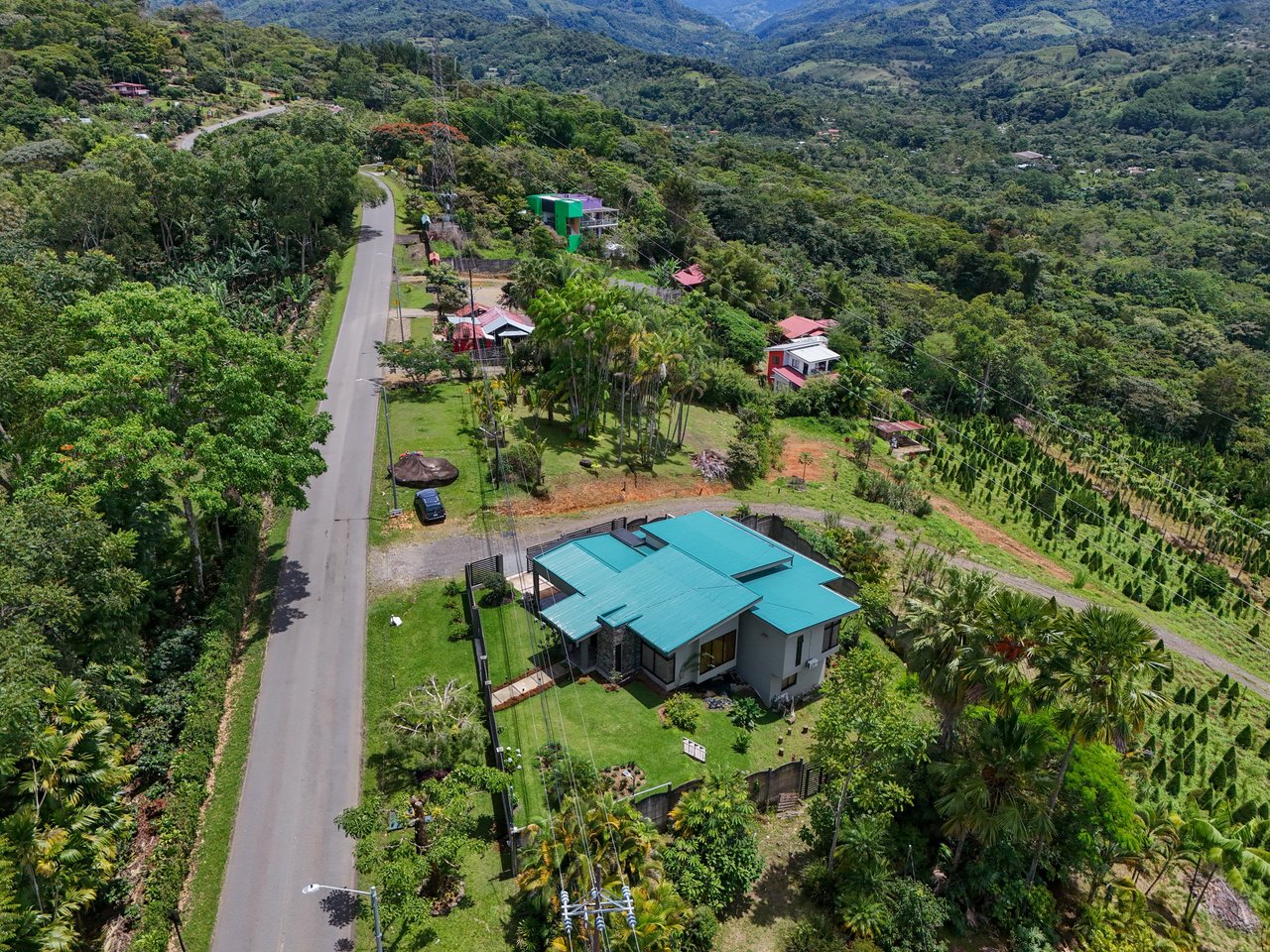 5-BEDROOM CHIRRIPO MOUNTAIN VIEW HOME WITH EASY ACCESS, PREMIUM FINISHES, FRUIT TREES AND LANSCAPED – 0.22 ACRES