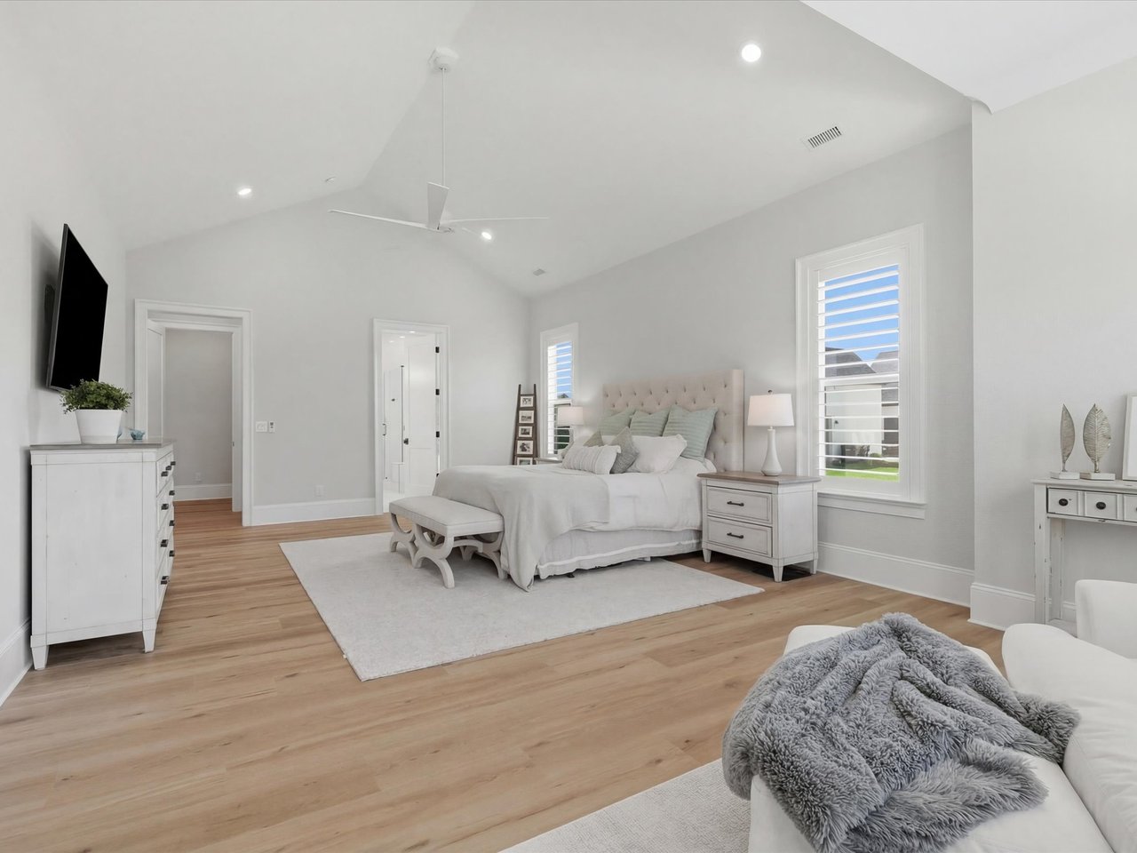 1008 Broadmoor