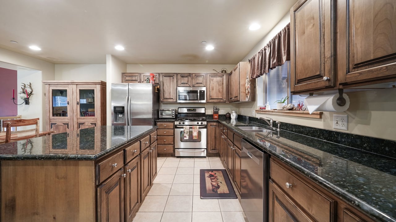 5672 Oslo Lane