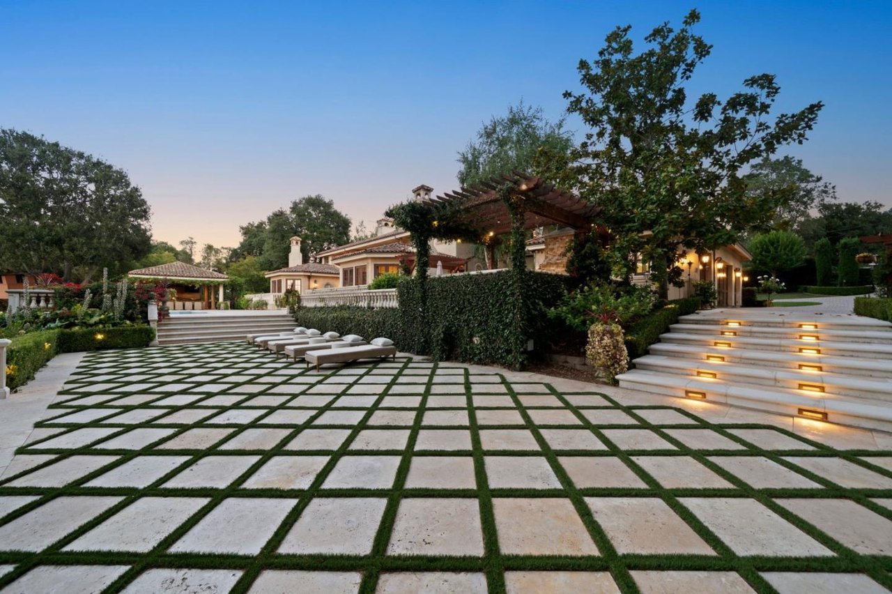 10285 Magdalena Rd