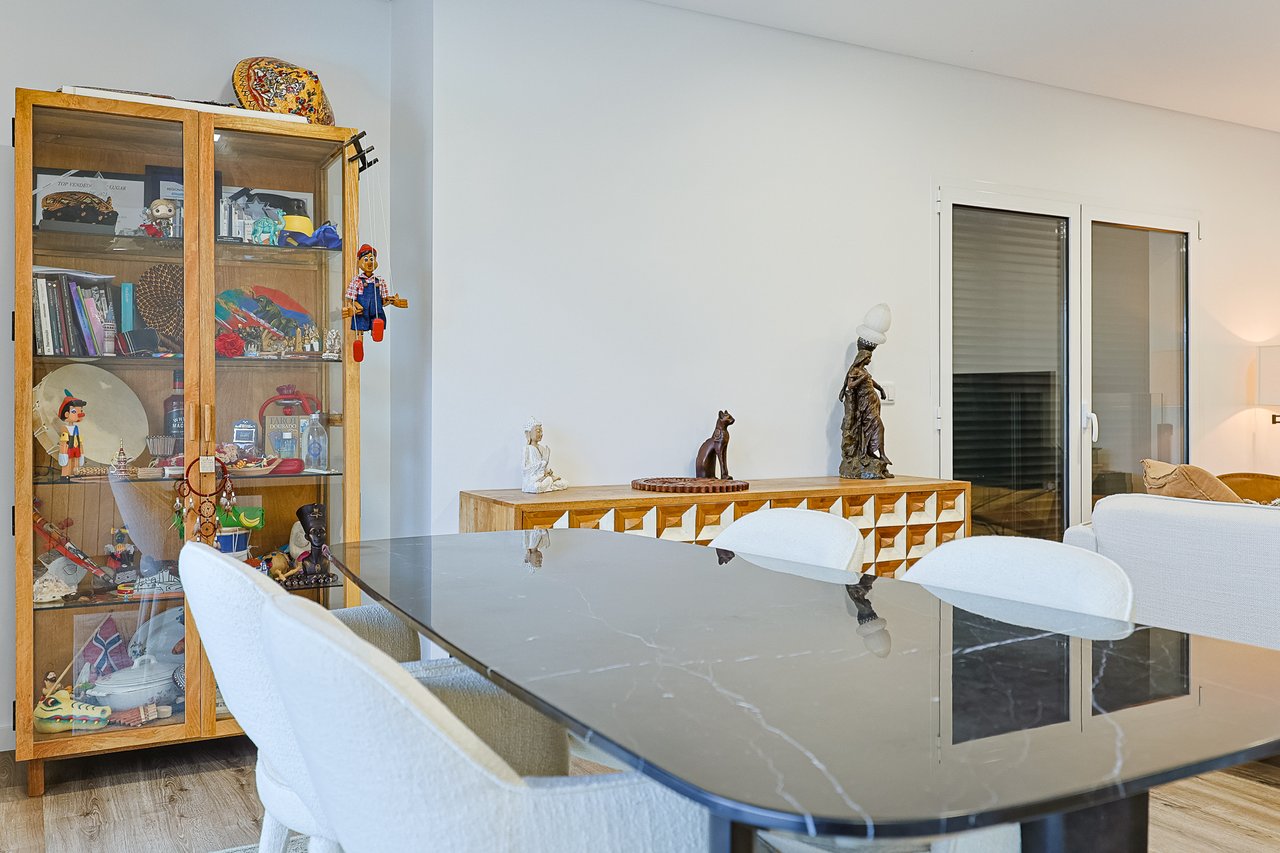 Modern 2-Bed, 2-Bath Apartment in Central Marinha Grande – Near Nazaré