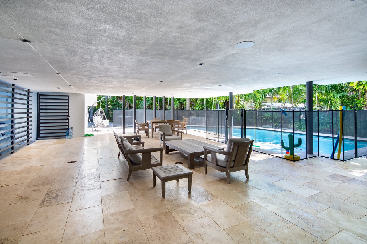 420 N Hibiscus Dr