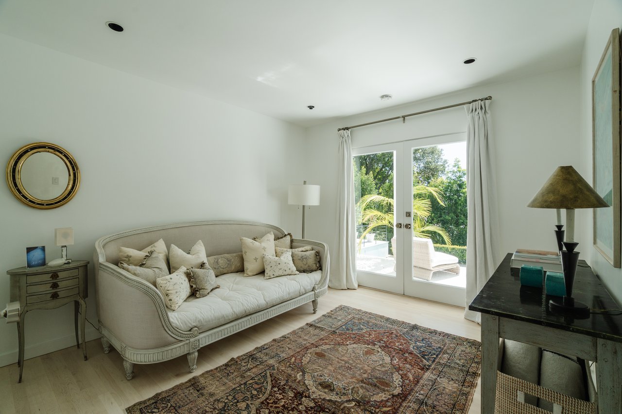 1558 Sunset Plaza Dr, Hollywood Hills