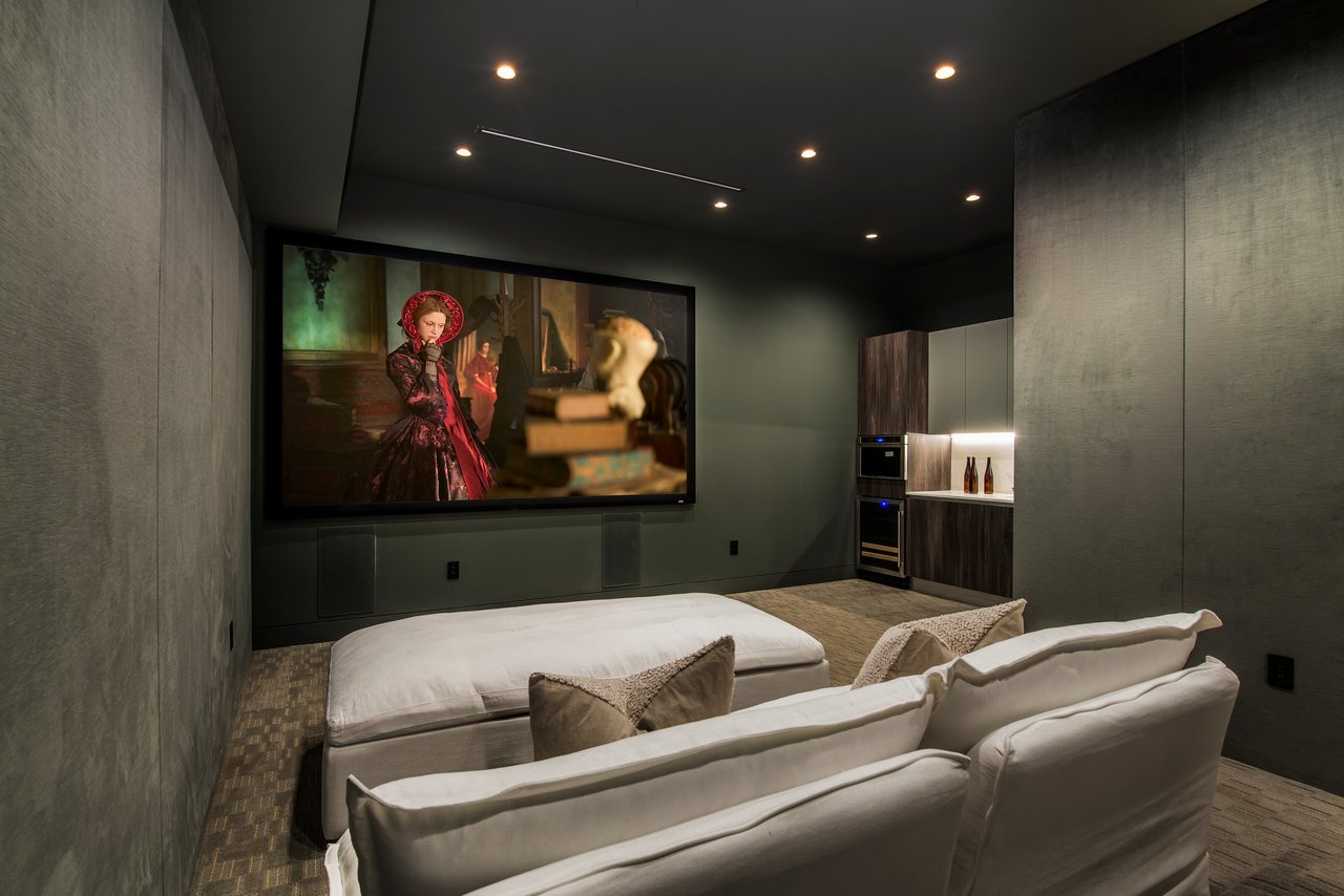 1845 Coldwater Canyon Dr