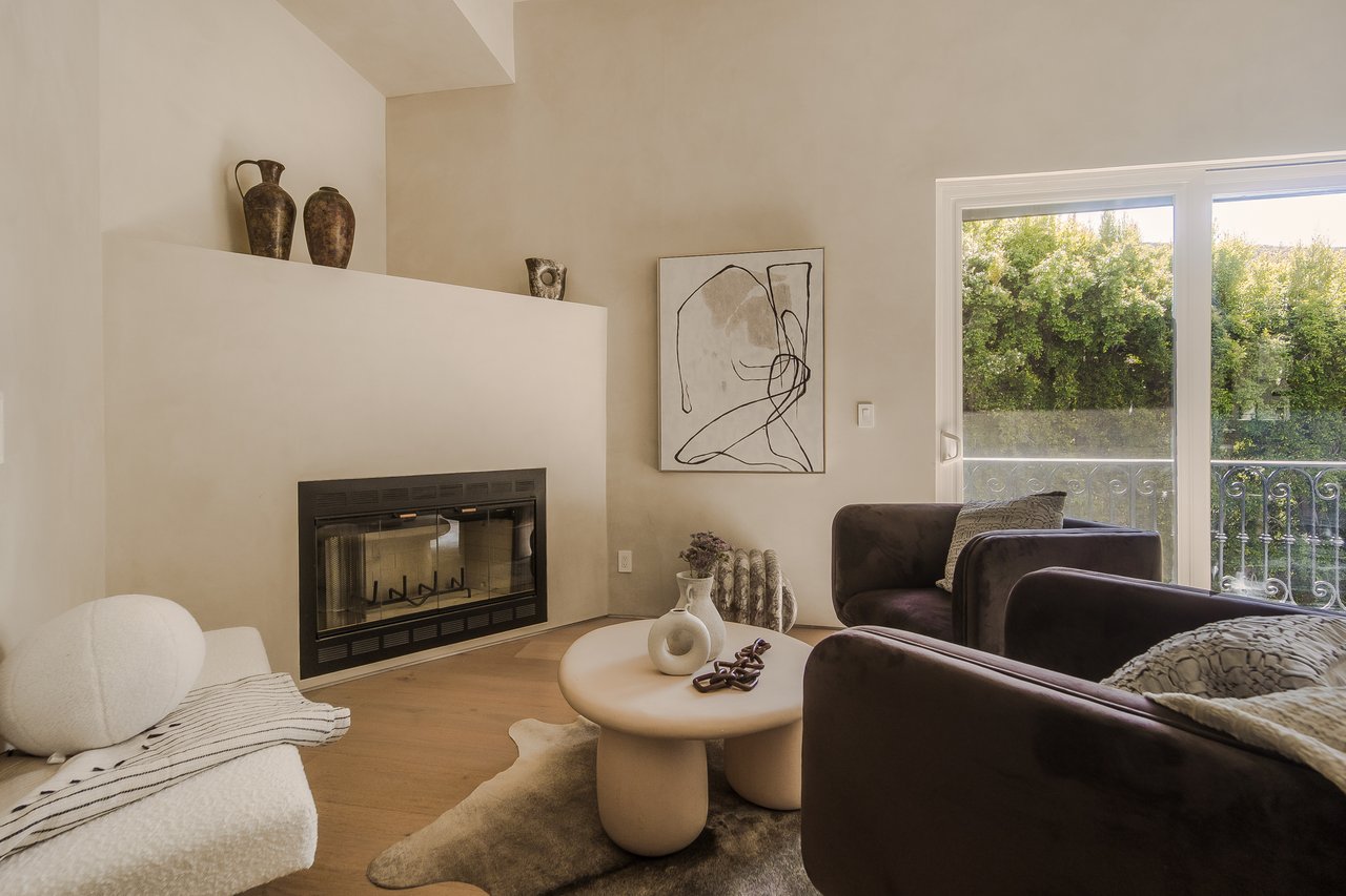 1969 Curson Pl, Hollywood Hills 